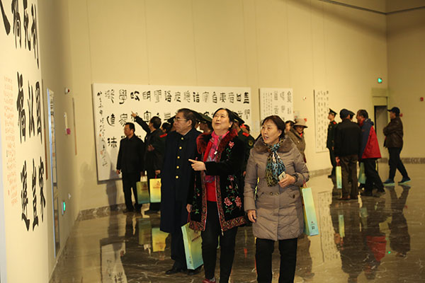 展覽受到觀眾熱烈歡迎